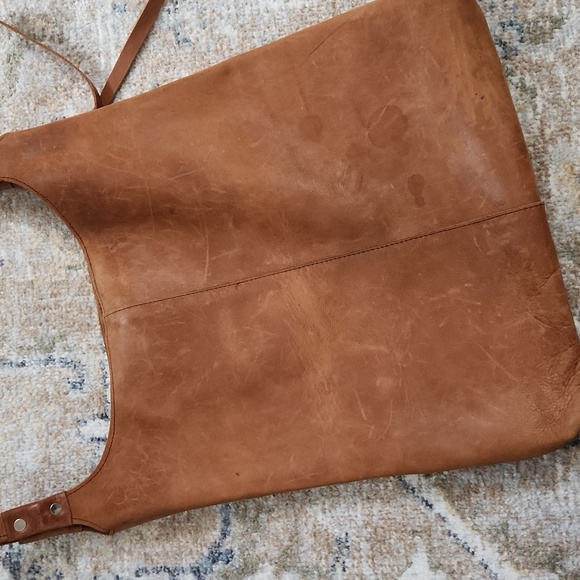 Raven + Lily Leather Shoulder Bag - Picture 7 of 10